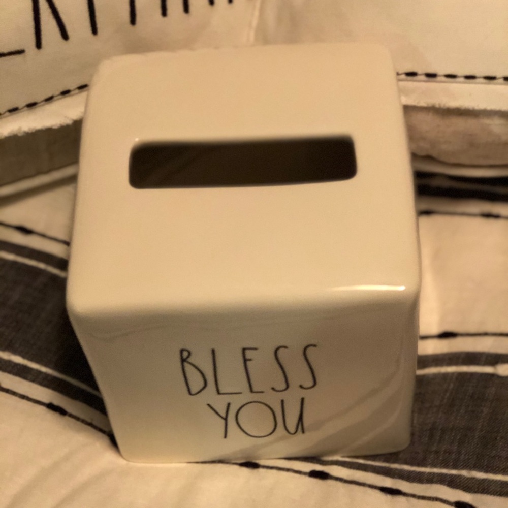 NWT: Rae Dunn: Ceramic Tissue Holder - Picture 3 of 3